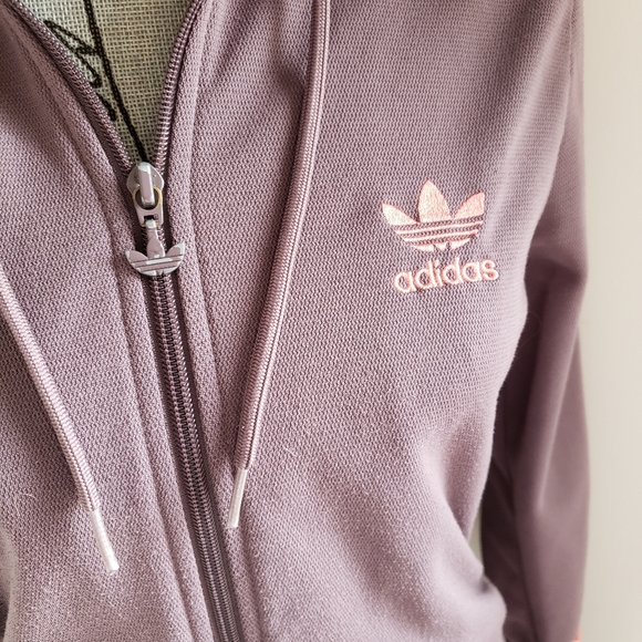 Adidas jacket . Tag says large fits smaller - Picture 3 of 3
